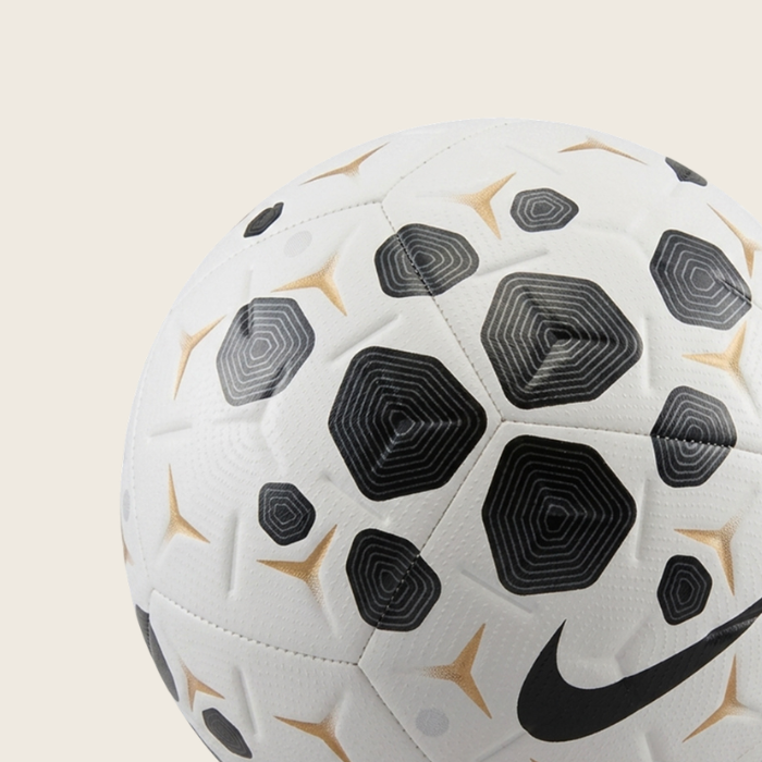 Ballon Nike Blanc et noir Taille 5
